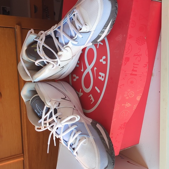 Kyrie Infinity - Picture 4 of 7